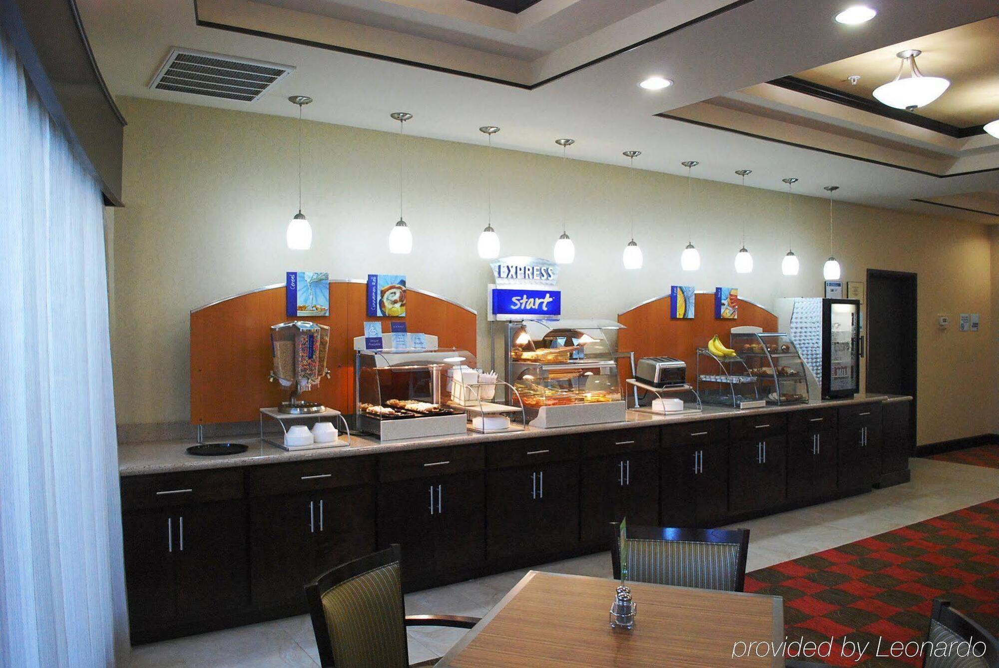 Holiday Inn Express & Suites Houston South - Near Pearland By Ihg Bagian luar foto